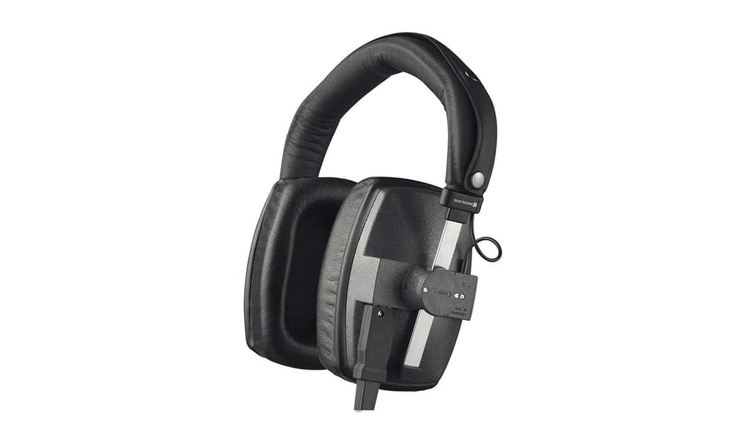 Beyerdynamic DT-150 Monitoring Headphones 1