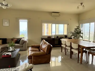 Beautiful furnished apt with sea view near LAU