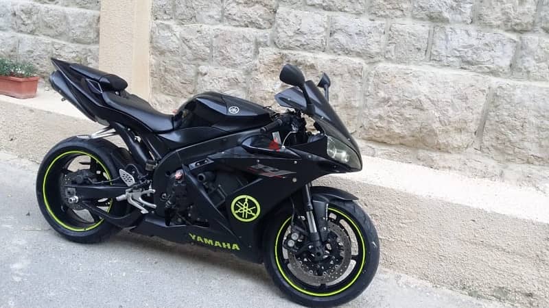 R1 brand new 4