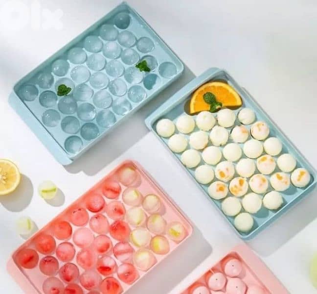 round ice cubes box 0