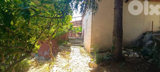 L15564-Land for Sale with an Old House In Maaysra