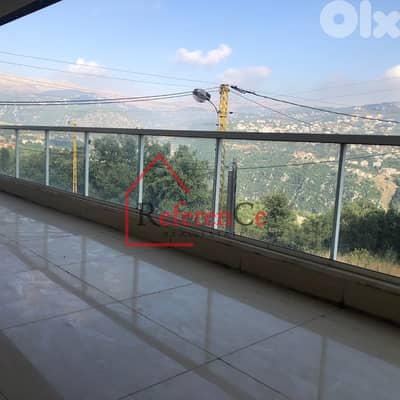 Apartment with warehouse in Ballouneh شقة مع مستودع في بلونة