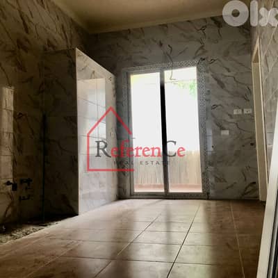 Apartment with warehouse in Ballouneh شقة مع مستودع في بلونة