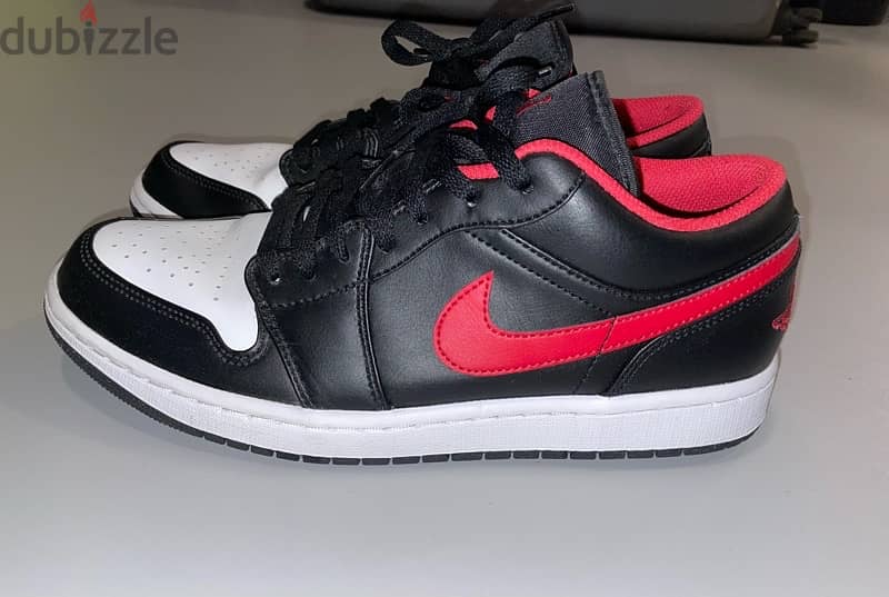 Jordan Low Barely used 44 2