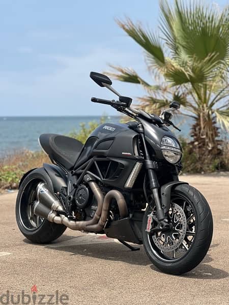 Ducati Diavel Carbon 5000km only 2