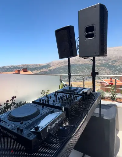 Pioneer CDJ2000 Nexus + DJM900 Nexus