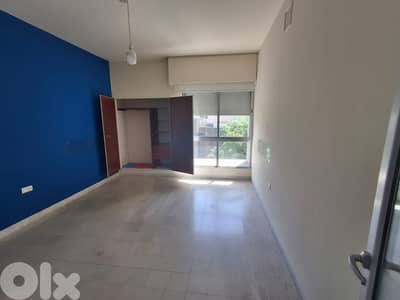 L15584- 260 SQM Office for Rent In Achrafieh