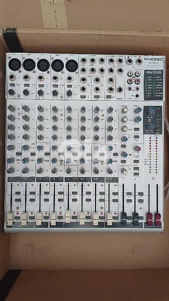 mixer 8ch brand phonic,not powered,verry good condition 1