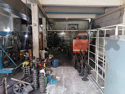 180 SQM Warehouse/Shop in Dora, Metn (Industial Area Main Road)
