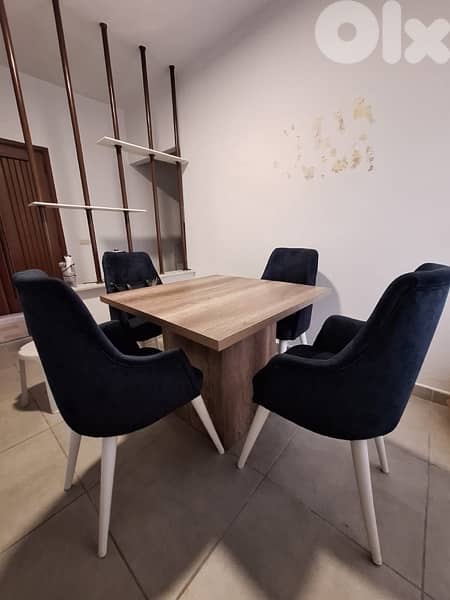 Full Dining Table 0