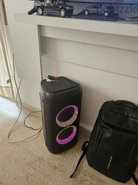 In box JBL Partybox 100 ORIGINAL 1