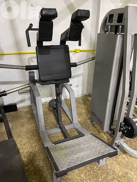 squat machine like new very good quality 1