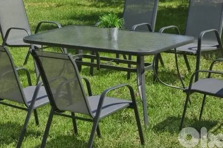 outdoor dining table