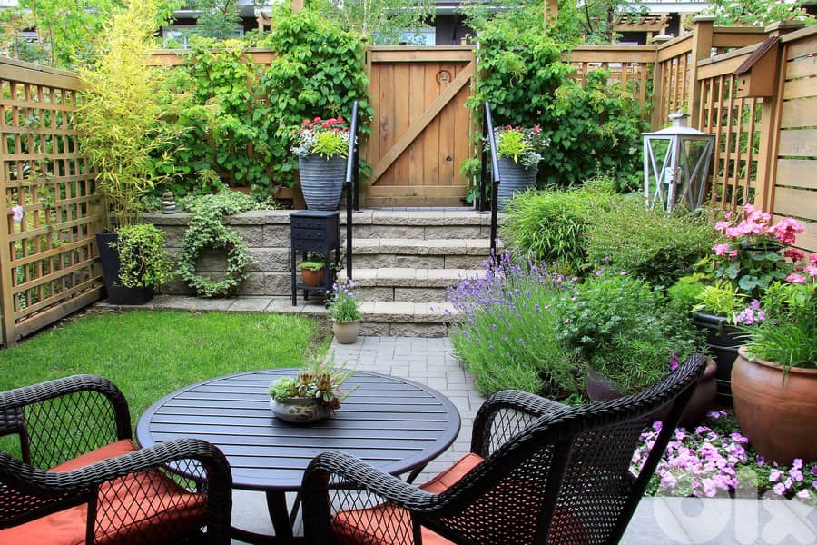 DOWNTOWN PRIME + PRIVATE GARDEN (280SQ) 4 MASTER BEDROOMS , (BT-955) 0