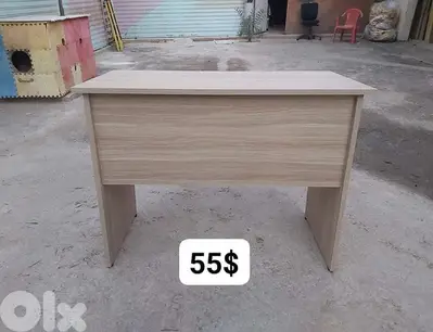 One meter office desks.            مكاتب صغيرة