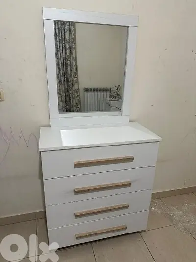 شفنيرة مع مراية جديدة من المعمل