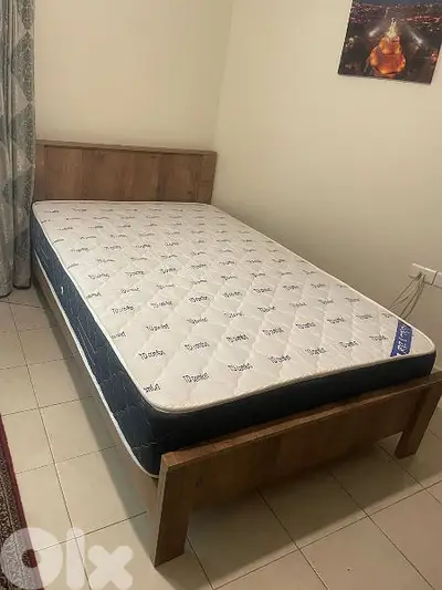تخت مفرد و نص مع فرشة طبية جديدة