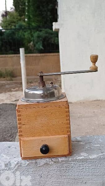 antique 0