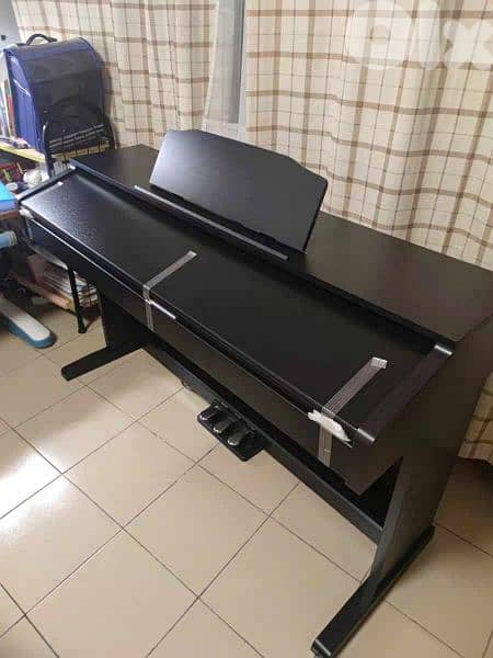 roland rp30 digital (electric piano)  CALL: 76360442 3