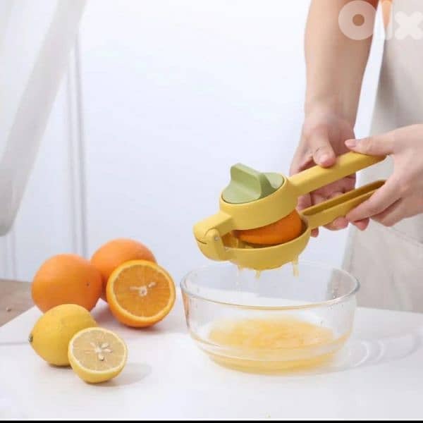 plastic manual juicer 0