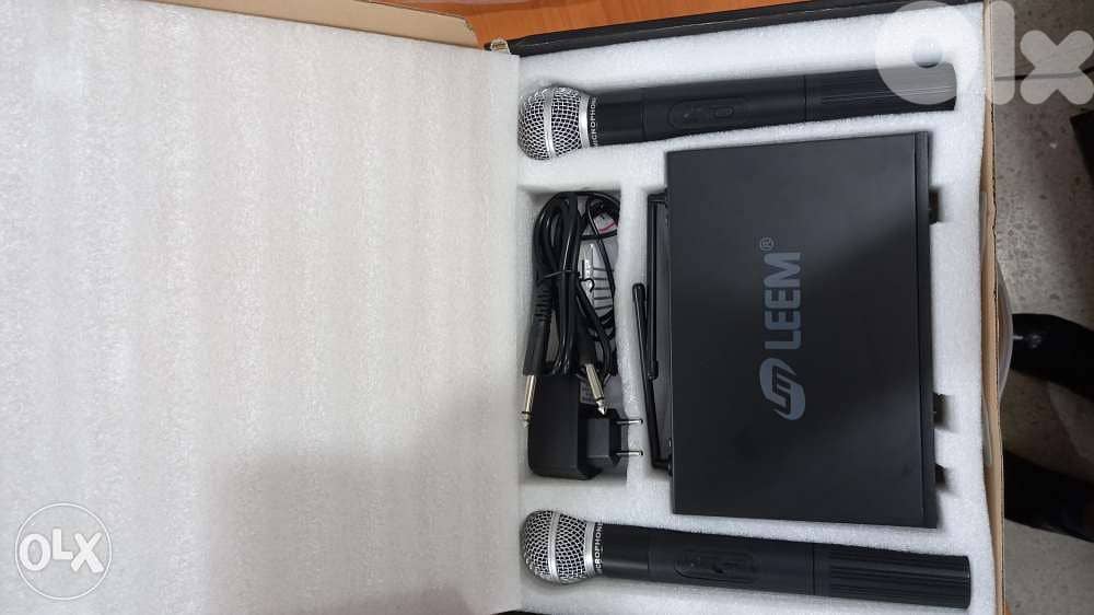 wireless microphone brand leem,2 mic wireless hand,new never used 1