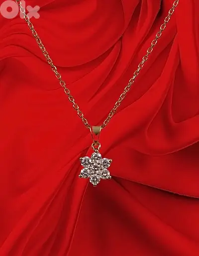 pendant (diamond and gold)