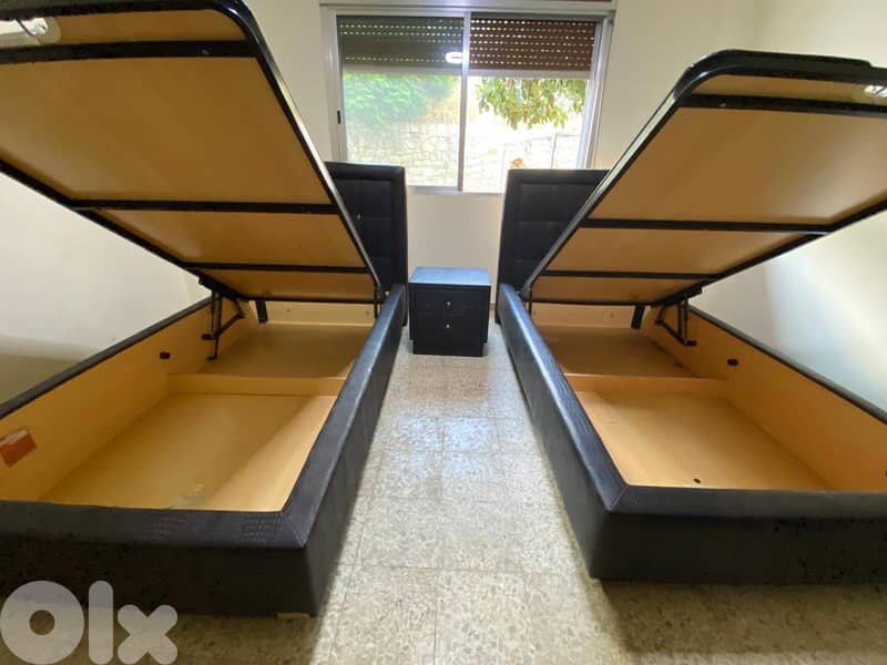 two twin beds 1