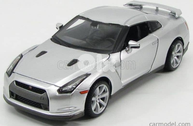 Nissan Skyline GT-R (2009) diecast car model 1:24 0