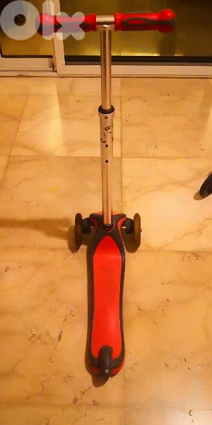 Globber 3-wheels scooter 1