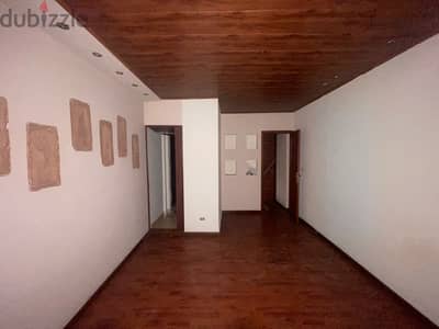 Office in commercial center in Zalka for sale