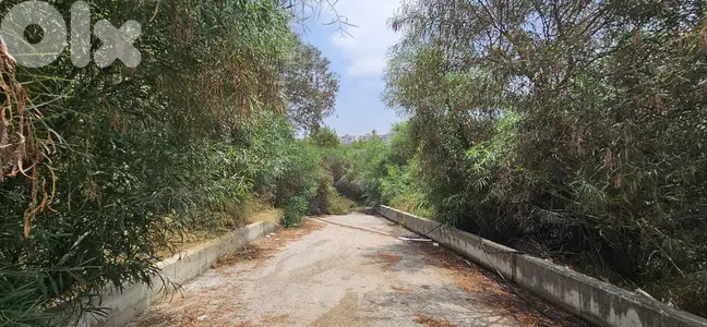 Land for sale in Yarzeh أرض للبيع في اليرزة