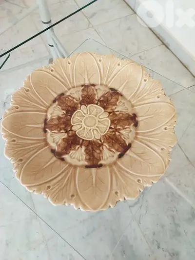 جاط ٥٠سم شبه جديد. large plate 50cm like new