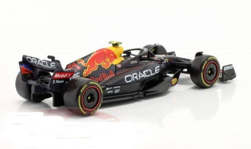 Redbull RB18 #11 Sergio Perez diecast car model 1;43. 3