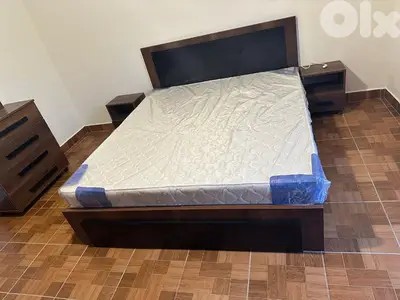 تخت مجوز مع كمود اتنين