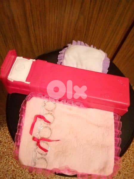 Barbie HOUSE VACATION SET Mattel2010 brandTag great Bed+BLanket+Pillow 0