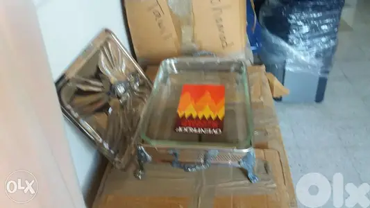Pyrex avec support et couvercle en argent