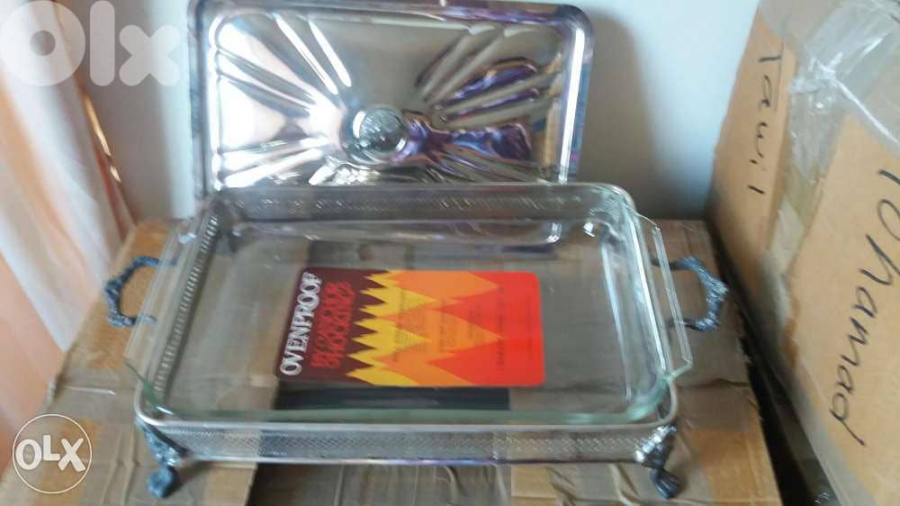 Pyrex avec support et couvercle en argent 3