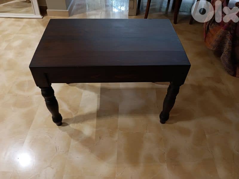 brown coffee  table in very good condition 0