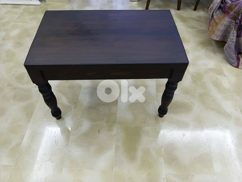 brown coffee  table in very good condition 1