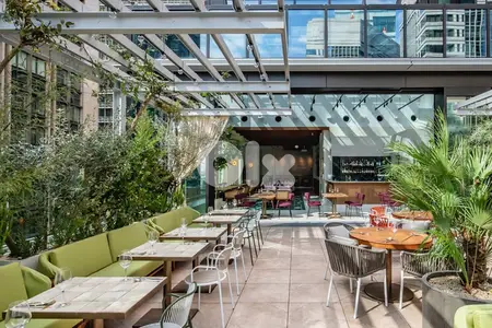 SPACIOUS RESTAURANT IN DOWNTOWN PRIME + TERRACE (570SQ) , (BTR-314)