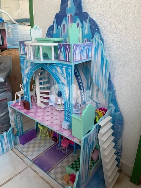 Frozen Doll House 7