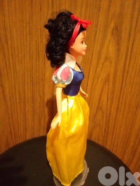 PRINCESS SNOW WHITE dressed Disney Great doll has bend legs +Shoes=23$ 3