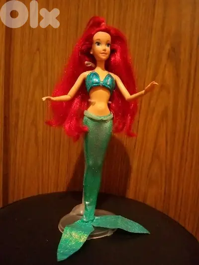 ARIEL THE LITTLE MERMAID Disney doll, articulated hands Bend legs=25$
