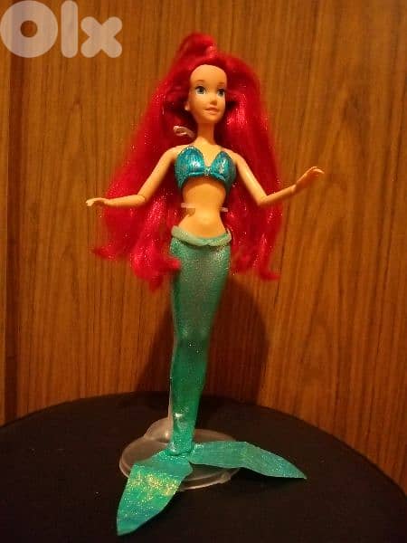 ARIEL THE LITTLE MERMAID Disney doll, articulated hands Bend legs=25$ 0