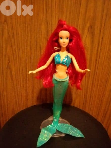 ARIEL THE LITTLE MERMAID Disney doll, articulated hands Bend legs=25$ 6