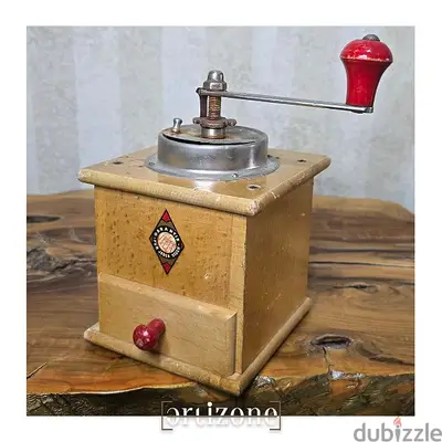 Vintage coffee grinder مطحنة قهوة انتيك