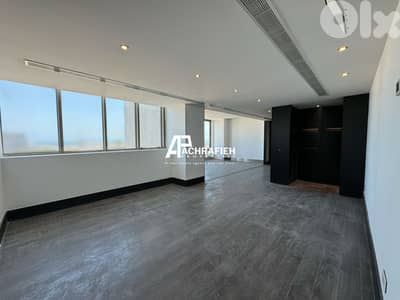 Sea view Office For Rent in Downtown - مكتب للأجار في وسط بيروت