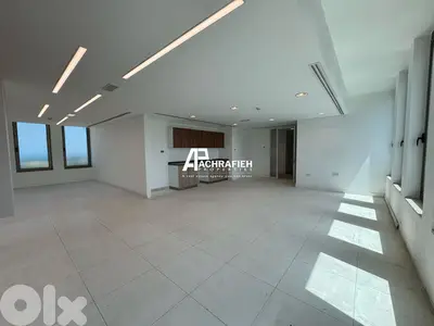Sea view Office For Rent in Downtown - مكتب للأجار في وسط بيروت