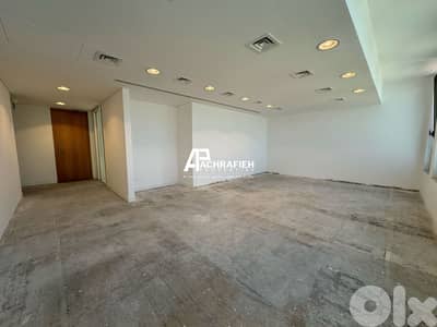 Sea view Office For Rent in Downtown - مكتب للأجار في وسط بيروت