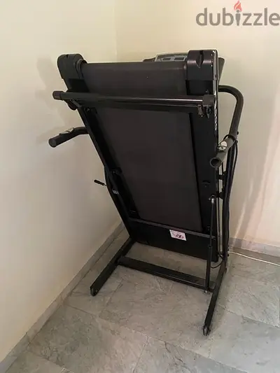 Malfunctioning Treadmill for sale (READ DESCRIPTION)